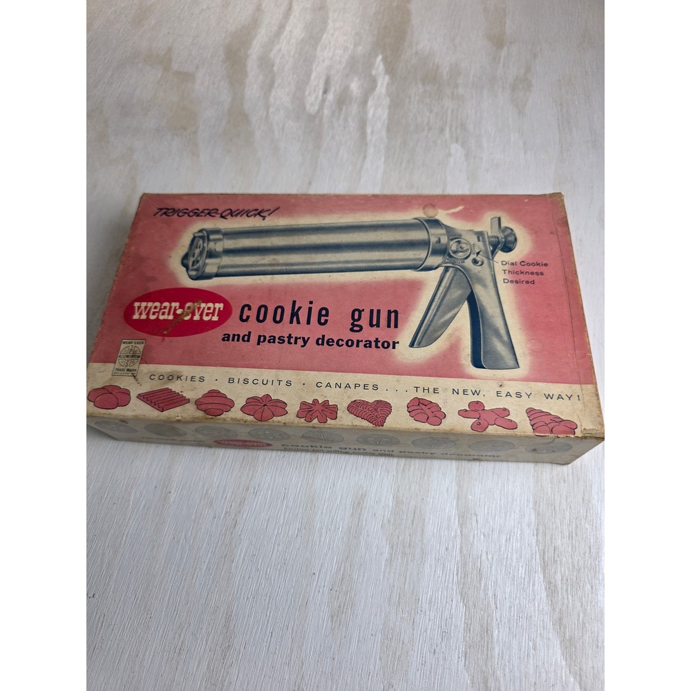 Vintage Wear-Ever Cookie Gun No. 3365 Aluminum Pastry Decorator Press MCM Box